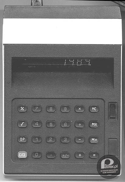 Kalkulator z kabelkiem