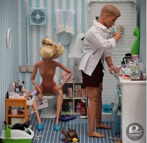 Barbie i Ken w całkowicie niecodziennym anturażu